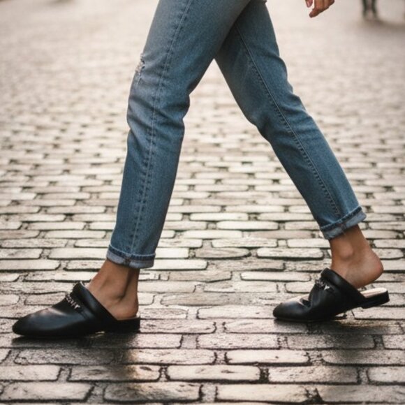 Givenchy Mules - Logo Black Leather sz 37.5 EUC - Picture 1 of 13